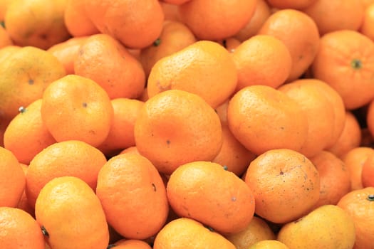 Sweet orange on market tray
