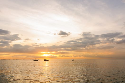 Sunset beach, Bang Phra there are boats on the scene