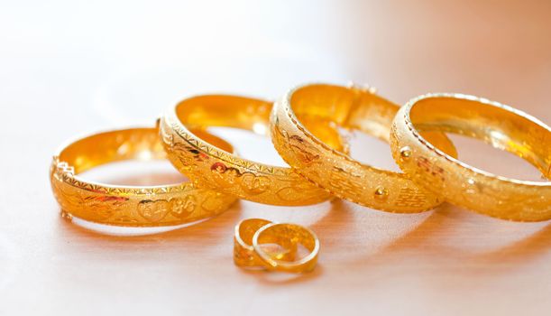 Gold bracelets for Chinese wedding