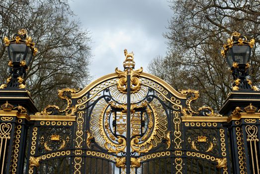 buckingham palace gate