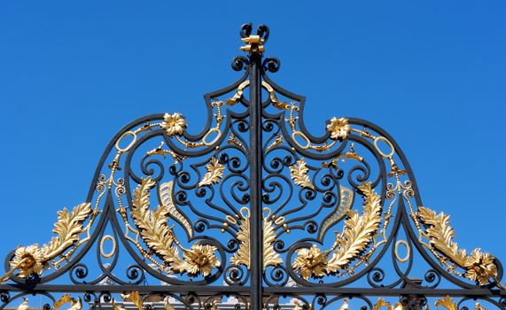 Kensington Palace gate, detail