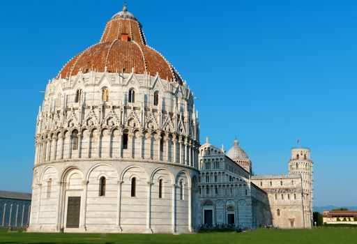 Piazza dei Miracoli, Pizza