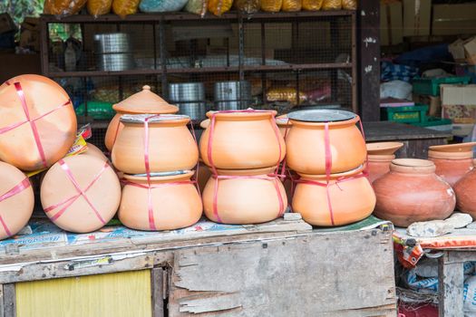 Clay pot for cooking.