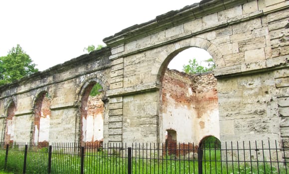 Ruins under the open sky in the park