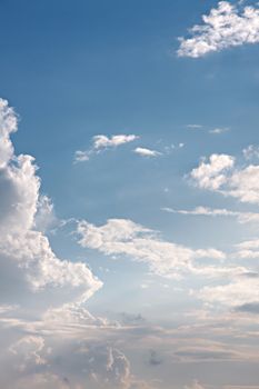 Clouds in th blue sky