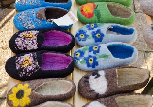 decorated colorful eco felt feminine indoor slippers on market trade