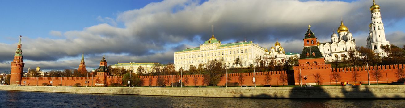 Panoramic view of the Kremlin from Moscow river, Russia
