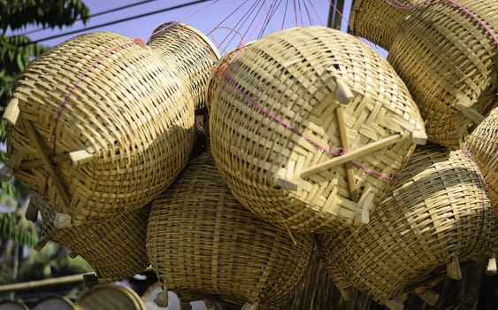 The handmade fish container made from bamboo,use to put fish or other aquatic animals in for a while after catch it.