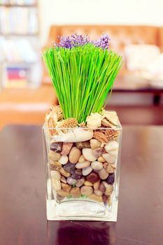 The cute chic flower vase for decoration.
