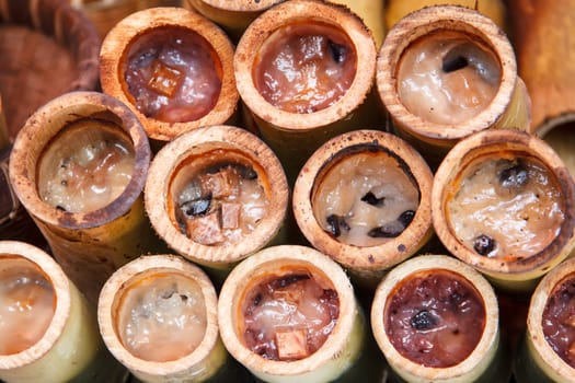 glutinous rice roasted in bamboo joints