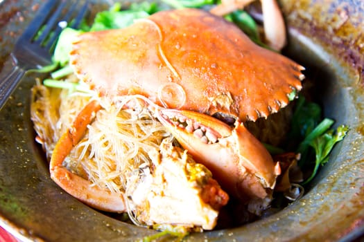 Stream big crab with vermicelli and herb