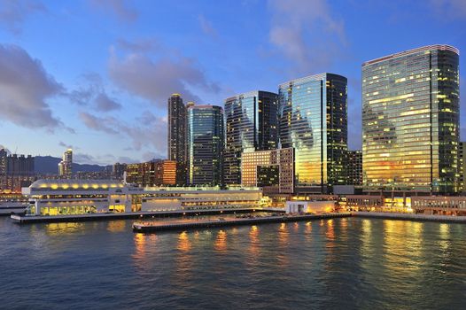 kowloon at night