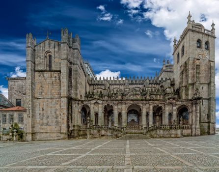 Cathedrale of Porto in October