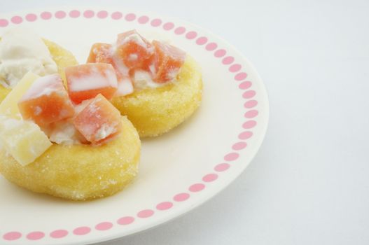 Donuts for dessert strange because the hole in the middle. Eat delicious donuts with yam.