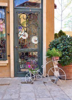 Typical Italian house wite decorated bike