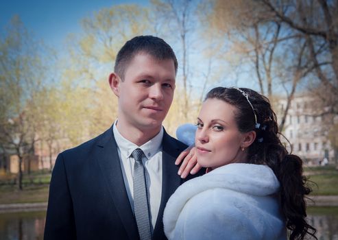 wedding portraits outdoors in the Park in summer