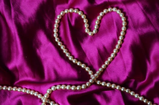 heart shaped pearl necklace