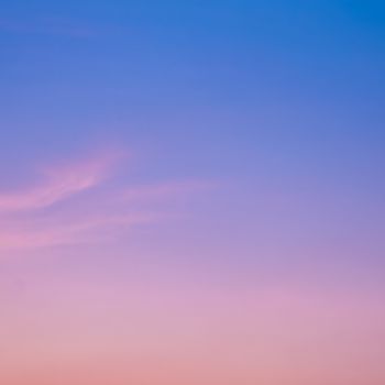 sky during evening Sunny skies are dark, the darker colors.