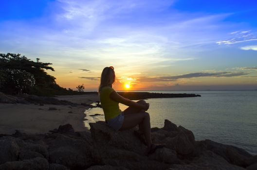 Seeing Off the Sun on Wong Amat Beach.