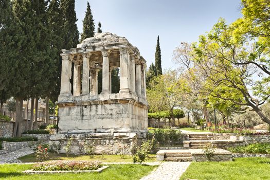 The Mausoleum lies in the Street of  gumuskesen and is well known for being a Roman version of the Halikarnassos Mausoleion, which was recognized as one of the seven wonders of the ancient era. Since the Mausoleum was constructed on the most attractive site in the Roman Necropolis, there was a principle that forced the owner of the building to be an important person for the city. Namely, the owner of this place was expected to be a noble man, a manager or a person recognized as the member of a royal family. This mausoleum, being an exemplary construction thanks to the embellishing stonemasonry and the plan schedule, was constructed in the 2nd century AD, when the Antonins were ruling over Rome. The mausoleum consists of three divisions: (1) the ground floor that serves as a funerary chamber, (2) the second floor that represents the peristillium and the (3) pyramidal top floor. The walls of the ground floor consist of perfectly caved large marble blocks. The coating style of the gate in this construction is based on the same coating technique that was used for the Baltali Gate. The roof of the mausoleum was enriched from one end until the other thanks to relief plants and flowers and geometric motives. People make effort so that the gumuskesen Mausoleum, which represents the Roman Period, takes its place in the ‚ÄúWord Heritage List‚Äù that has been prepared by UNESCO.