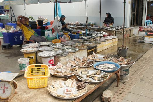 KOH SAMUI, THAILAND - JANUARY 01, 2011: Traditional fish market on Koh Samui on January 1, 2011 in Thailand, Southeast Asia