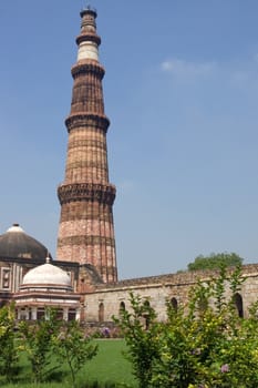 Qutb Minar. Ancient islamic mosque and victory tower. Delhi, India