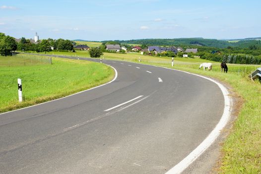 Kurve bei Mittelstrimmig im Hunsrück