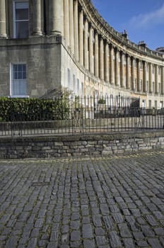 Royal Crescent. Large crescent of houses made from locally mined bath stone. Bath, Somerset, England