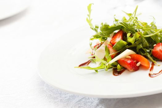 salad with strawberries