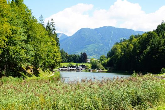 Riessersee bei Garmisch-Partenkirchen im Sommer
