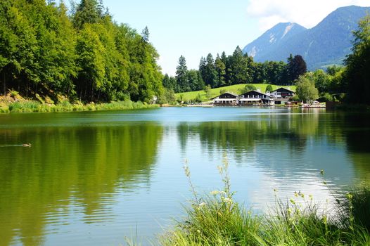 Riessersee bei Garmisch-Partenkirchen im Sommer
