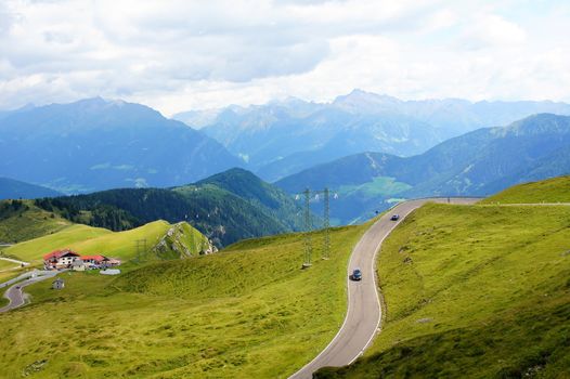 Jaufenpaßstraße in den Südtiroler Alpen