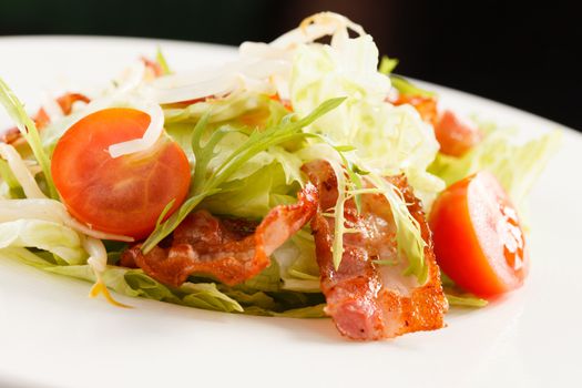 salad with bacon