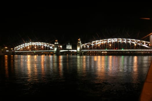 Movable bridge in the night Sankt-
Petersburg