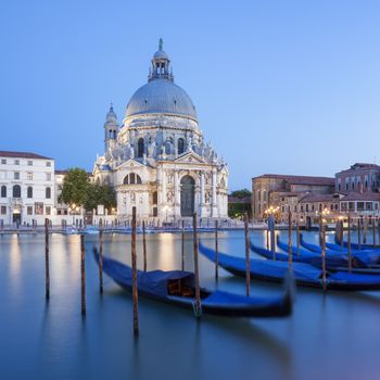 Famous Basilica di Santa Maria della Salute and gondola.