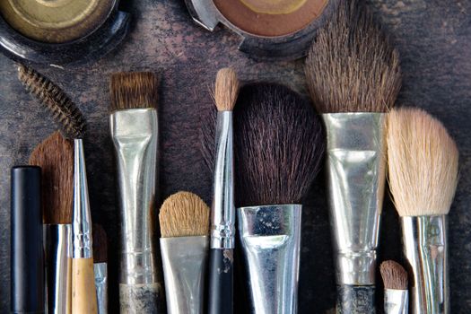 Professional cosmetic brush
