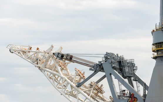 big craneship for transport of containeers in dutch harbor