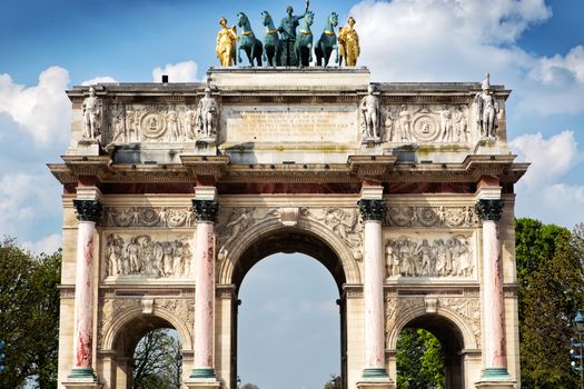 The triumphal arch was built to commemorate Napoleon’s military victories.