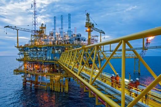 Oil and gas transfer platforms