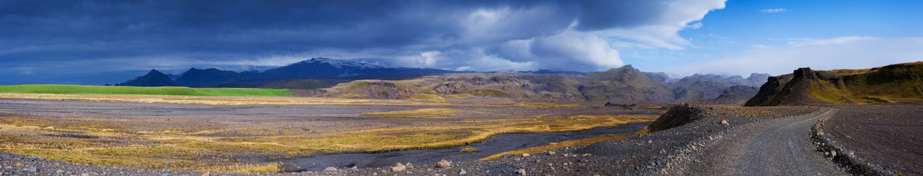 Gravel country route in Iceland. Summer time. Panorama