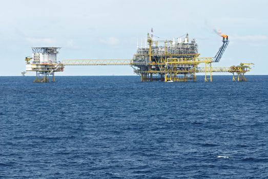 Oil and gas drilling platform