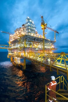 Oil and gas transfer platforms