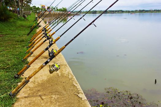 Arranged in a row hook for fishing