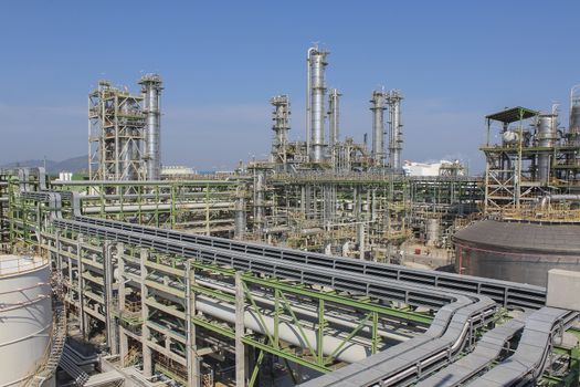 Structure of oil and chemical refiniery plant 