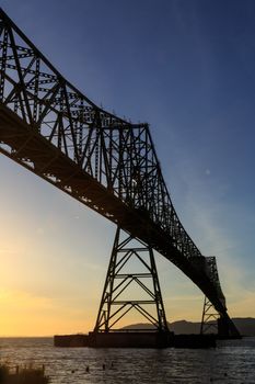 This bridge connects the states of Washington and Oregon at the mouth of the Columbia River.