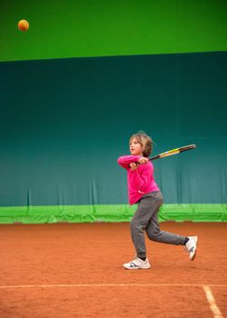 children to tennis school