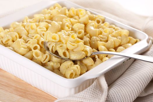 Macaroni and cheese in the casserole 