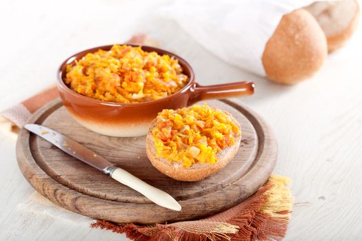 Pumpkin chutney and fresh bread