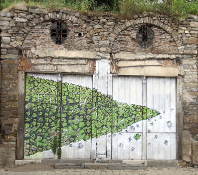 Young art that adorns the outside areas in Veliko Tarnovo 