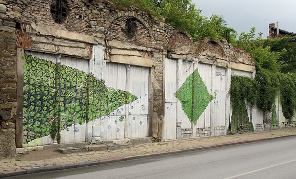Young art that adorns the outside areas in Veliko Tarnovo 